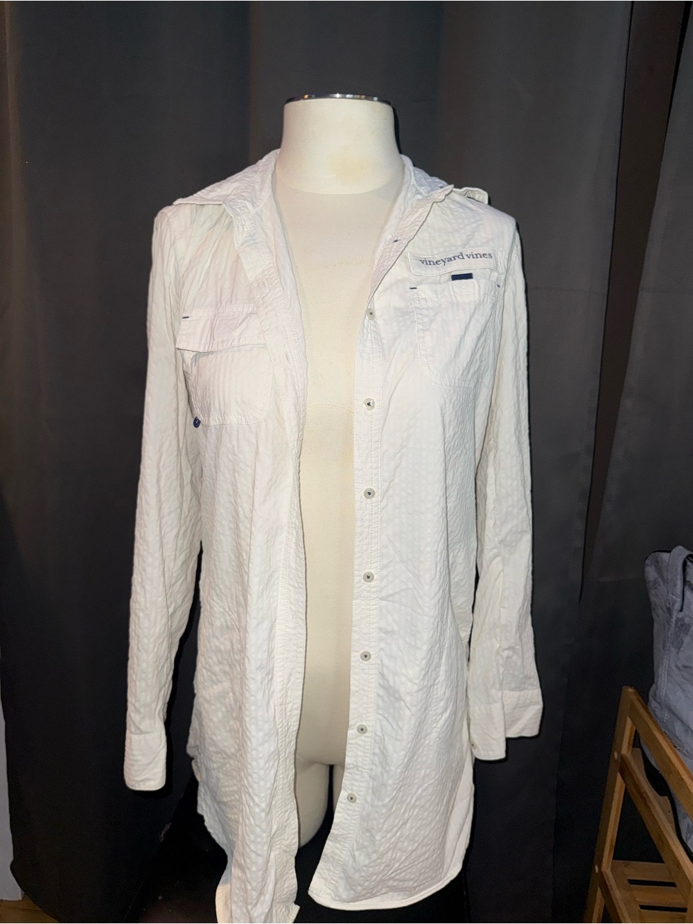 White Vineyard Vines button up boat shirt